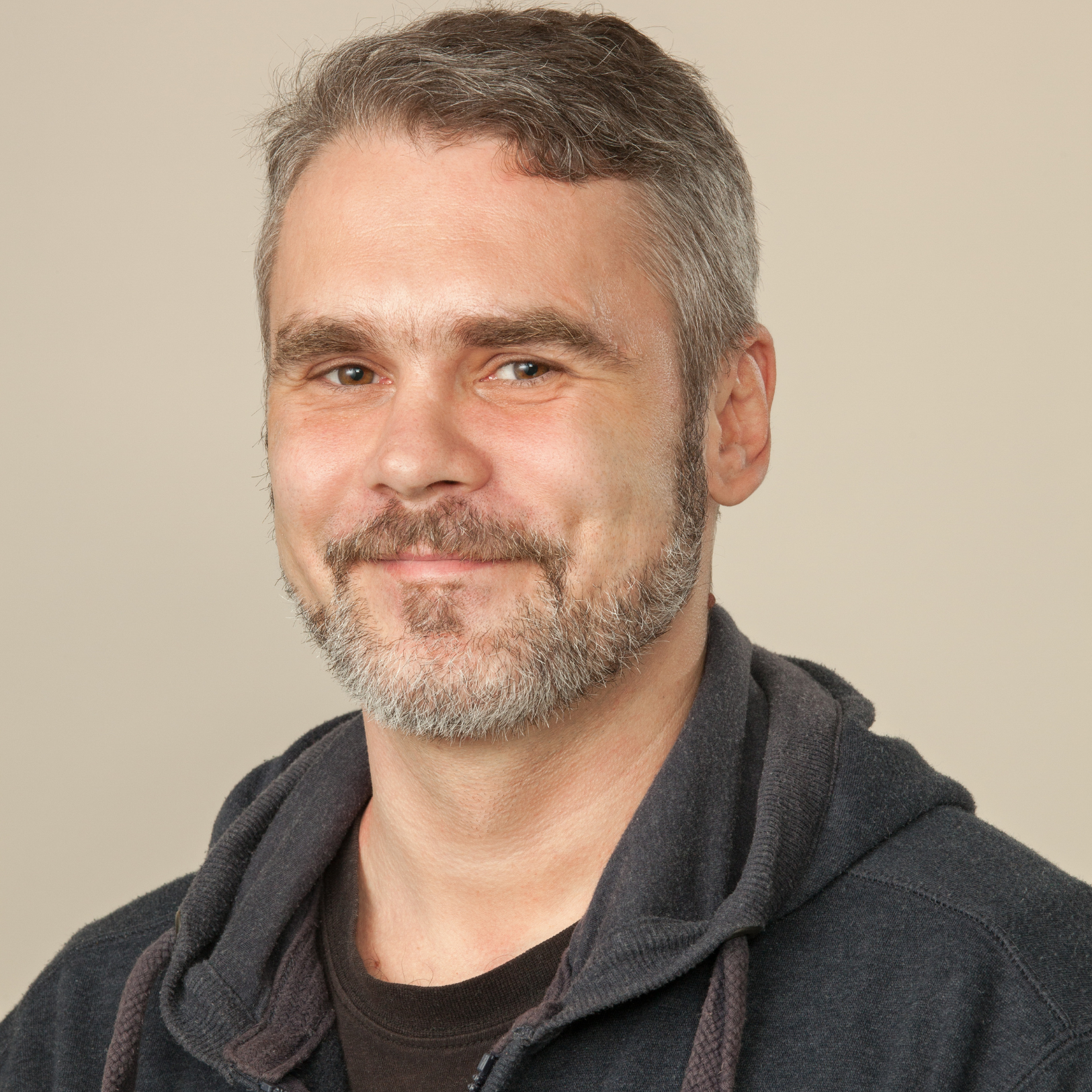 François R.